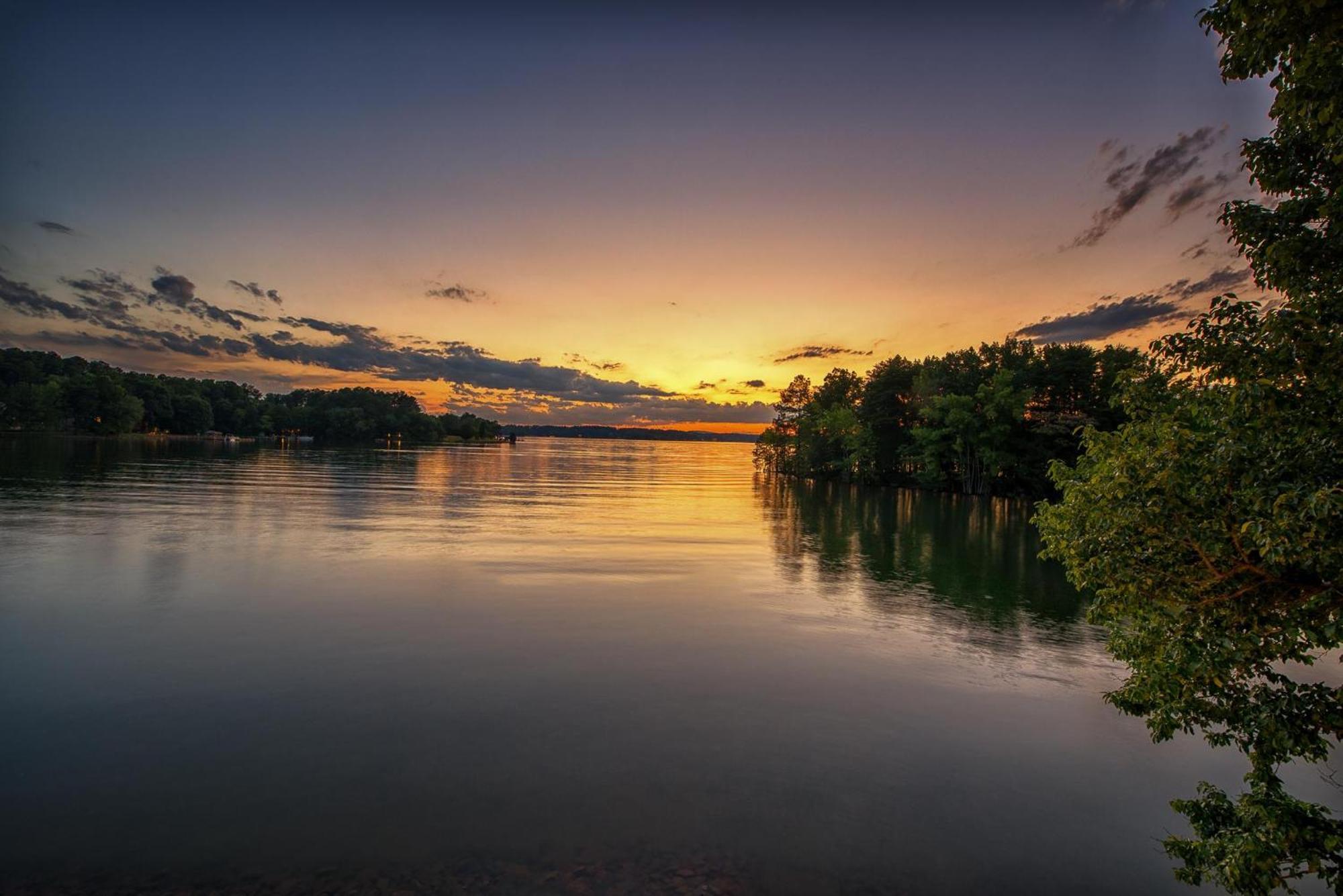 Lake Norman Hideaway 穆尔斯维尔 外观 照片